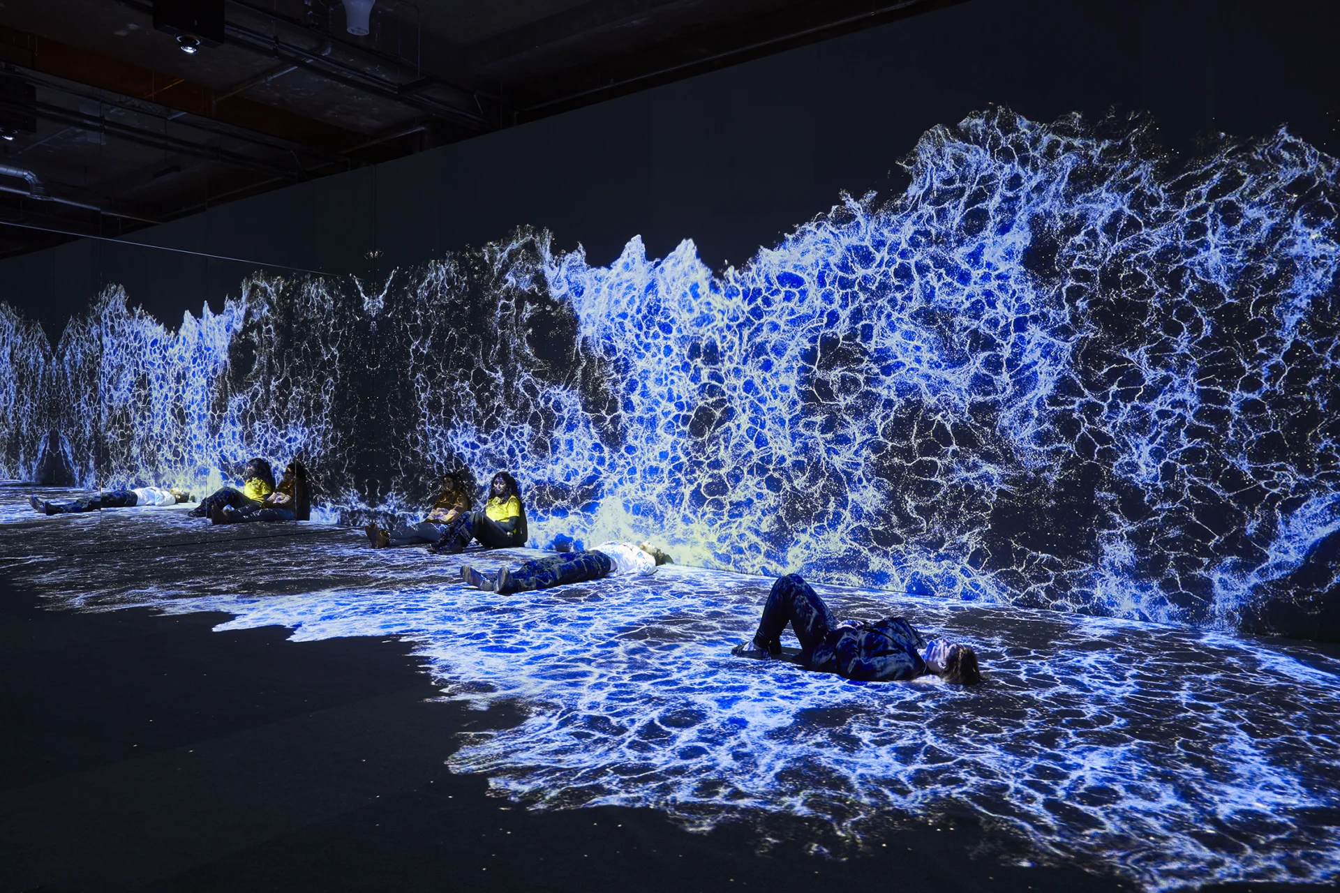 Lux new wave of contemporary art a'strict starry beach 10